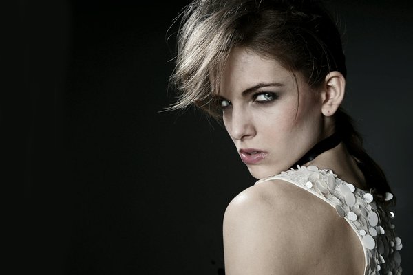 Comment intégrer des accessoires en rotin dans votre style estival ?